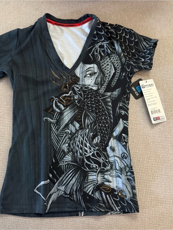 INKnBURN Tops - Inknburn Women’s Black Graphic V-Neck Tee with Koi Design XXS